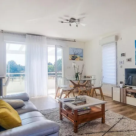 Appartement 2 Bedroom Lovely In