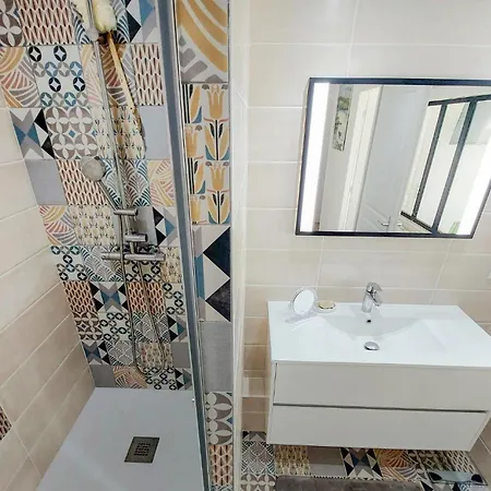 2 Bedroom Lovely In Appartement Aytré